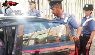 Fermo - Maltrattamenti, violenza sessuale e violazione domiciliari: quattro arresti dei carabinieri